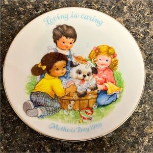 3/$15 ❤️ 12/23 Avon Mother’s Day plate 1989 love is caring